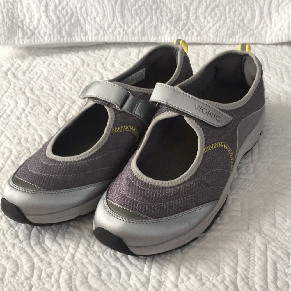 Vionic by Orthaheel Sunset Mary Jane Shoes